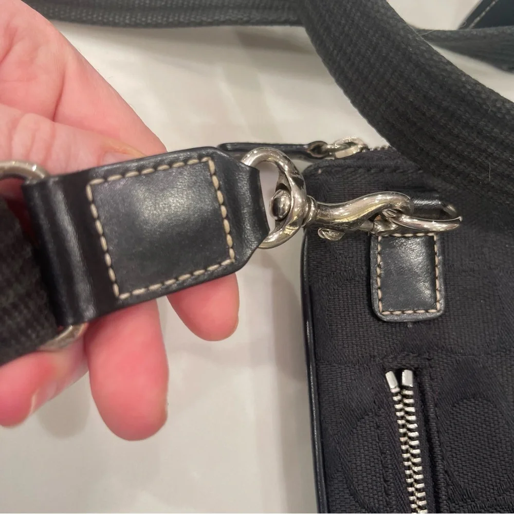 Coach black canvas messenger crossbody bag - Picture 9 of 12